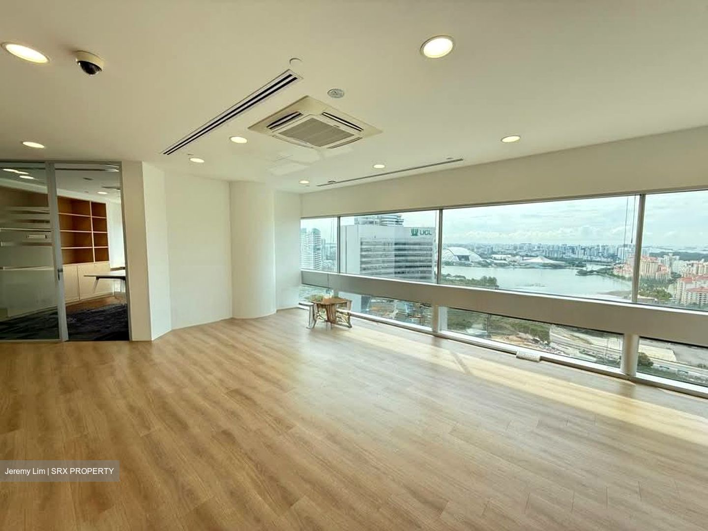 Gateway East (D7), Office #565782881